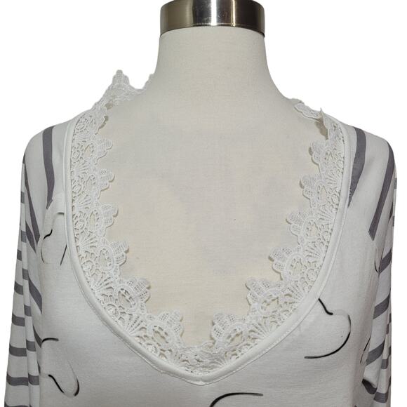 NORACORA Womens White Gray Stripe Heart V-Neck Crochet Long Sleeve Top Size L - Picture 2 of 9